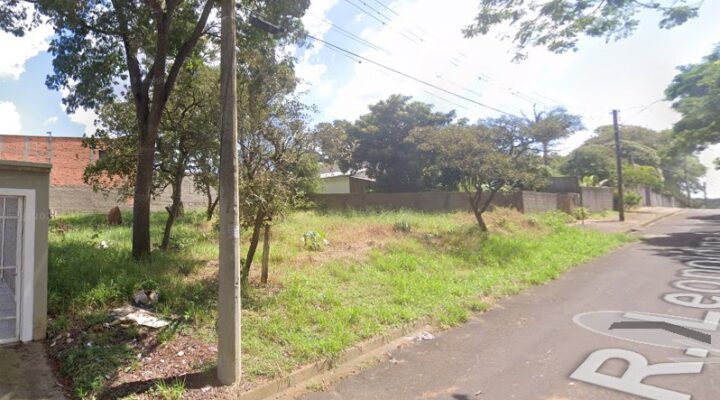Meio Lote no Jardim Santa Mônica
